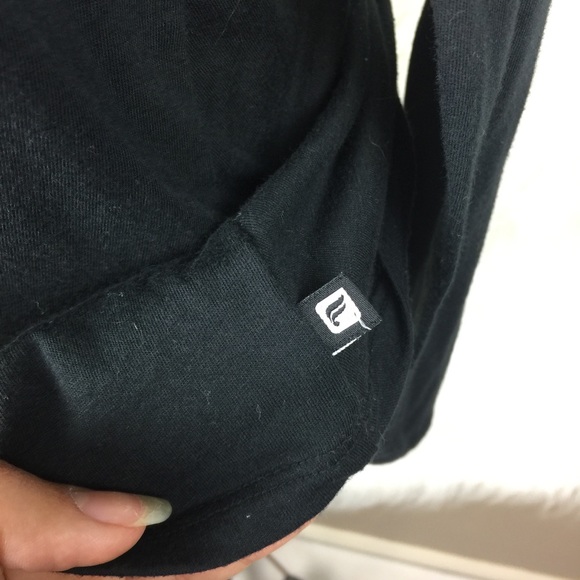 Fabletics twist back shirt. Open back shirt - Picture 5 of 8